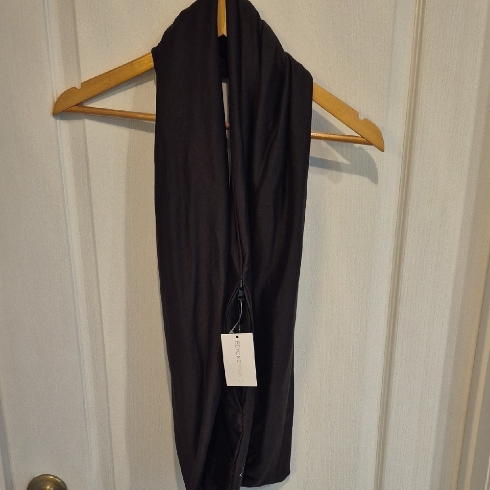 Beyond Yoga Black Infinity Scarf with Zipper NWT - Picture 3 of 8